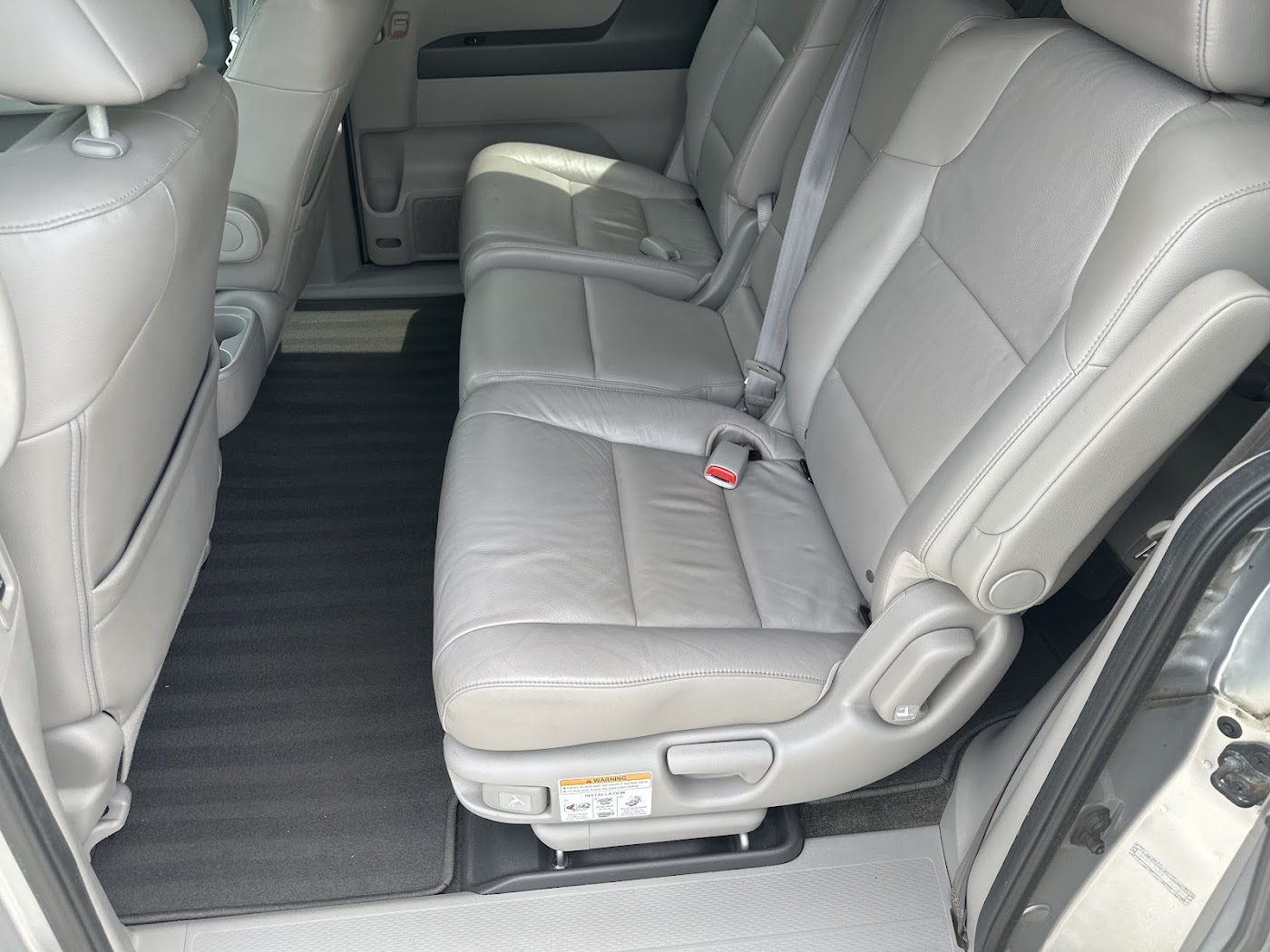 Minivan rear seats